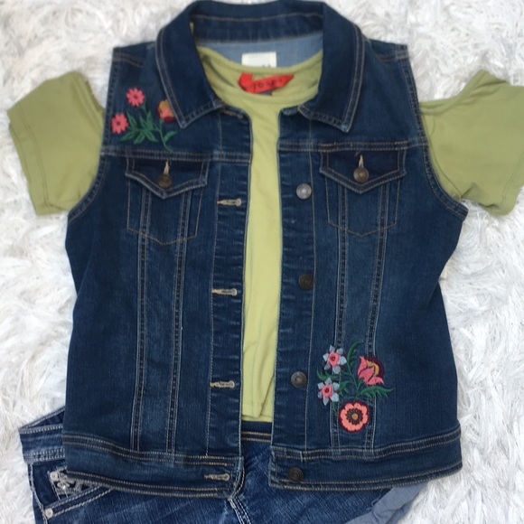 MUDD Back to School Girls Embroidered Denim Jean Vest - Picture 1 of 6